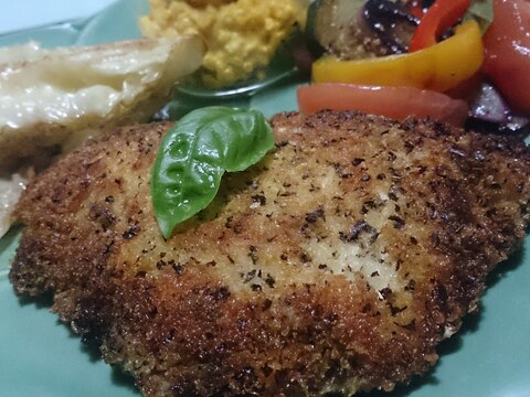 鶏胸肉で！とろ～りサクサクチーズバジルカツレツ！